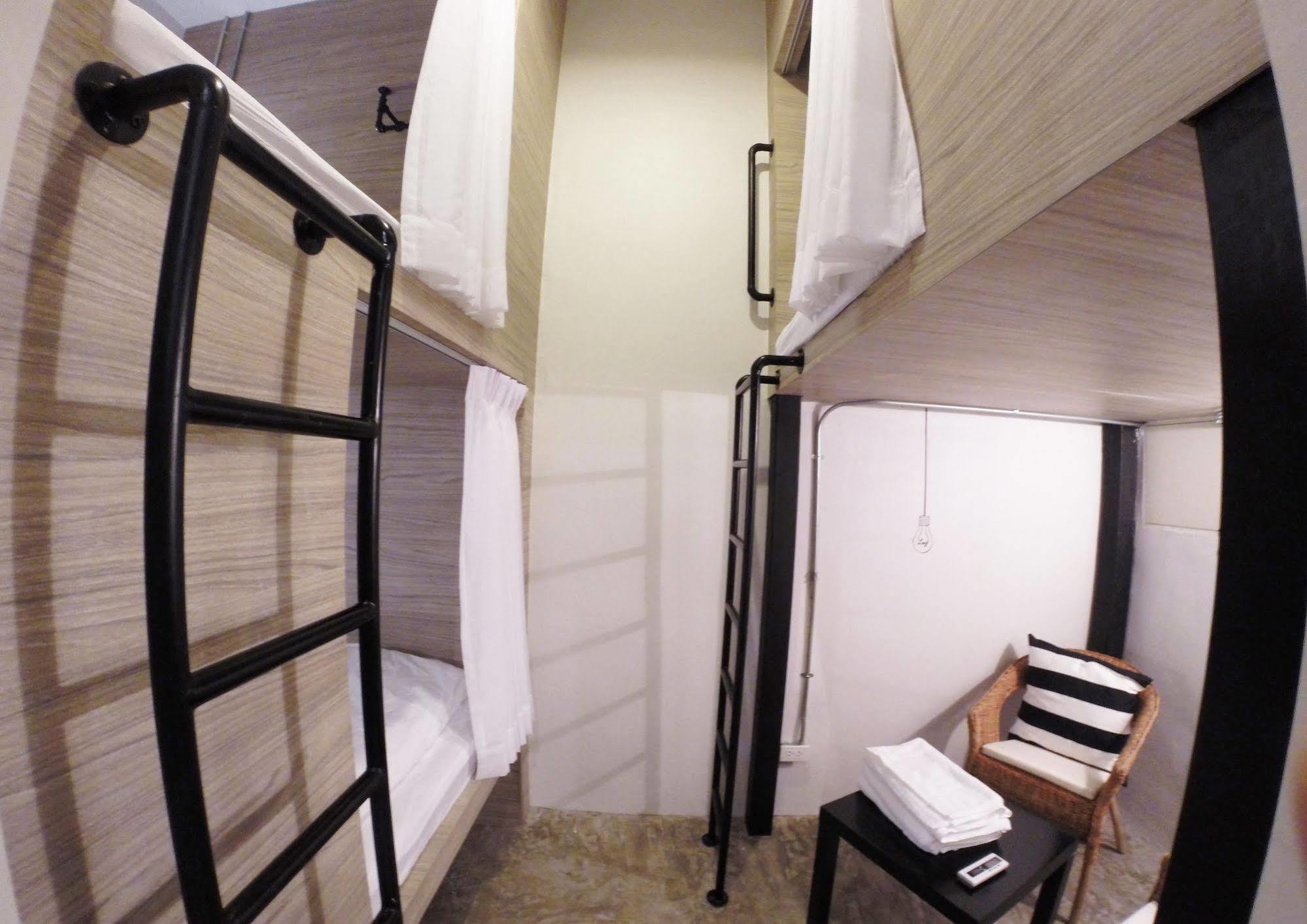 Albergue Slumber Bangkok Soi 1 Exterior foto