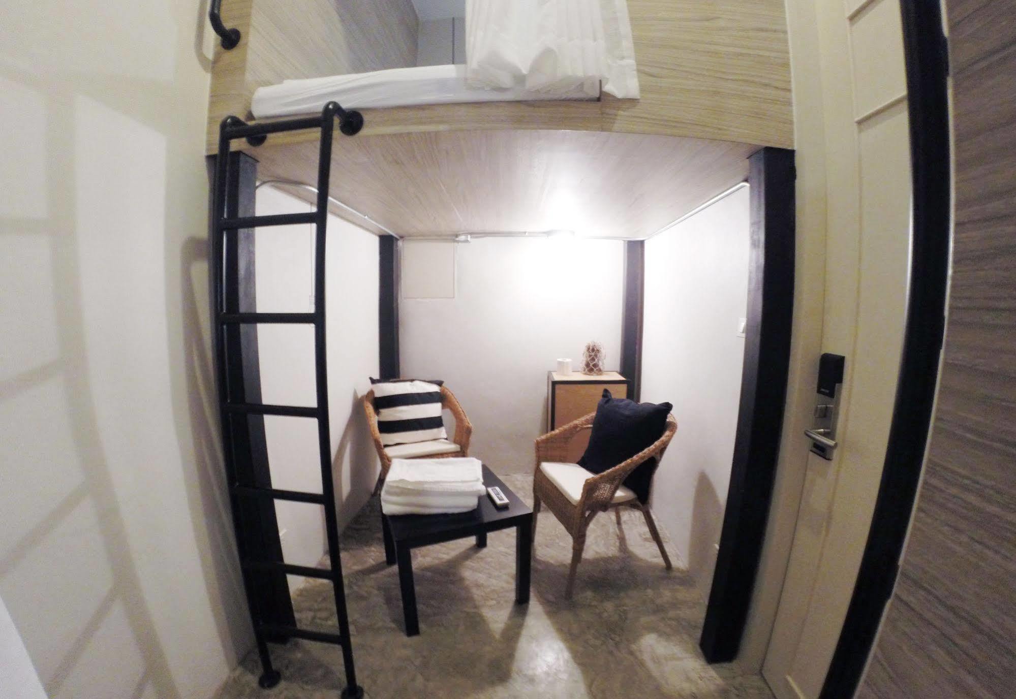 Albergue Slumber Bangkok Soi 1 Exterior foto